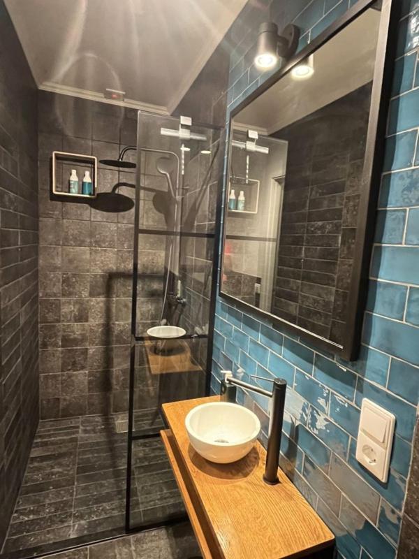 Apartment Boven De S L A G E R I J *
